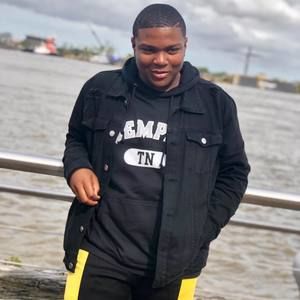 Meet your Posher, Julian